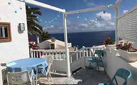 San Agustin Seaviews And Flowers